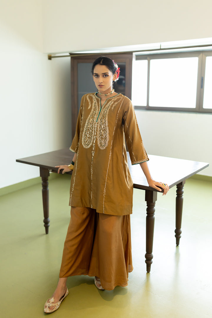 Magenta Silk Punjabi Suit - View 2